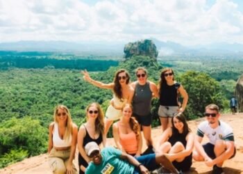 நவம்பரில் முதல் 17 நாட்களில் இலங்கைக்கு வந்து குவிந்த சுற்றுலாப் பயணிகள்!