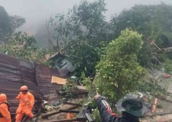 இந்தோனேசியாவில் சோகம் – நிலச்சரிவில் சிக்கி 27 பேர் பலி!