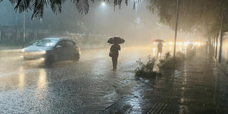 வடக்கு மற்றும் கிழக்கு மாகாணங்களில் அவ்வப்போது மழை