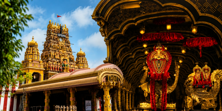 நல்லூர் கந்தசுவாமி கோவில் 2026 ஆம் ஆண்டு உயர் திருவிழா கொடியேற்றத்துடன் கோலாகலமாக இனிதே ஆரம்பமானது.